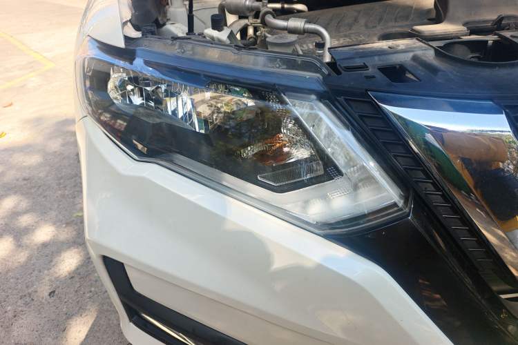 Used Nissan X-Trail 2019 2.0L CVT Smart Connect Comfort Edition 2WD Right Front Headlight
