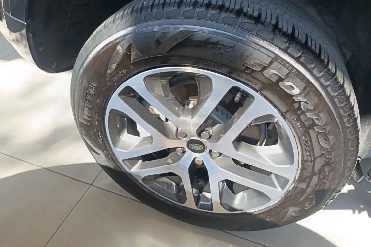 Used Land Rover Defender 2024 110 3.0T P400 X-DYNAMIC HSE Exterior 4