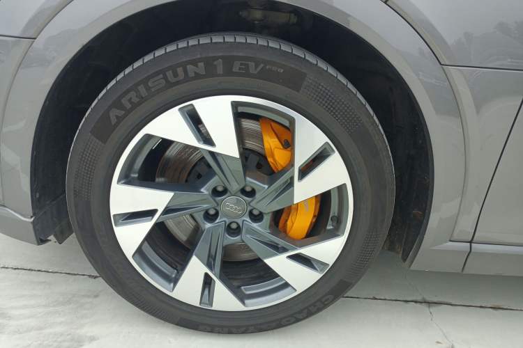 Used Audi e-tron 2019 55 quattro Technology Edition