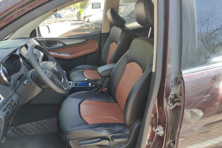 Used Baojun 560 2016 1.5T Manual Elite Edition Left Front Seat