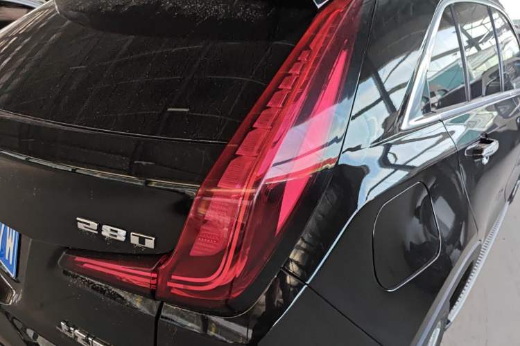 Used Cadillac XT4 2021 28T Two-Wheel Drive Leading Version Right Rear Taillight