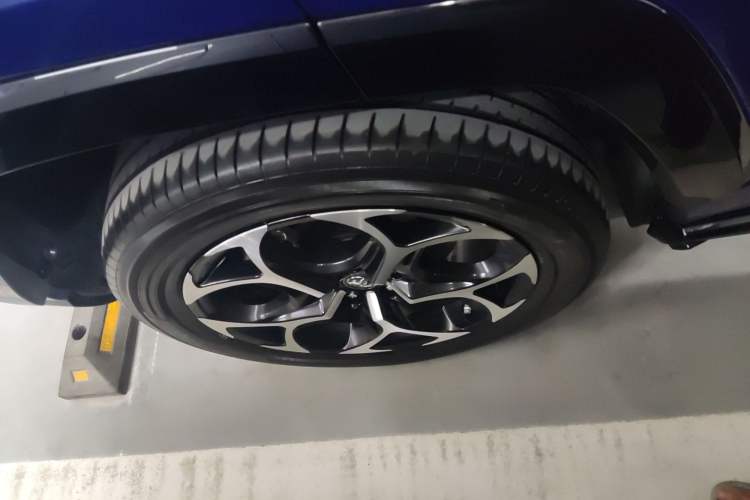 Used Toyota Wildlander New Energy 2021 High-Performance Edition 2.5L Four-Wheel Drive Powerful Version Right Rear Wheel Hub