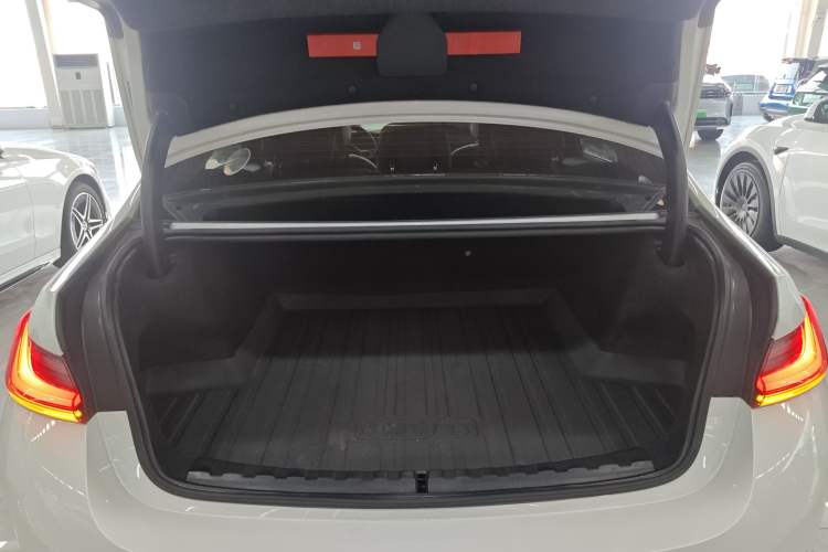 Used BMW i3 2024 eDrive 35 L Trunk