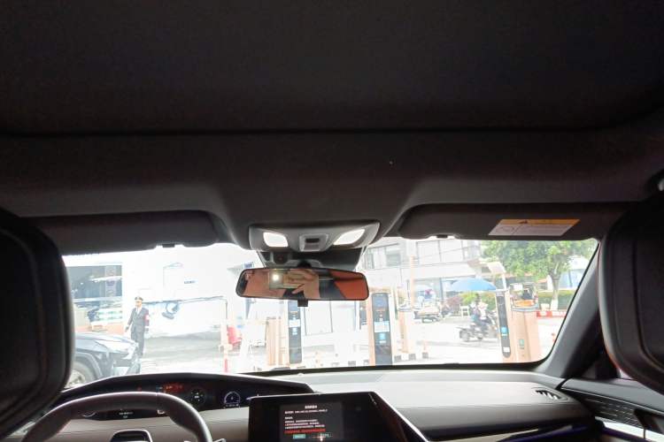 Used CHANGAN UNI-V 2022 1.5T Prestige Version Headliner