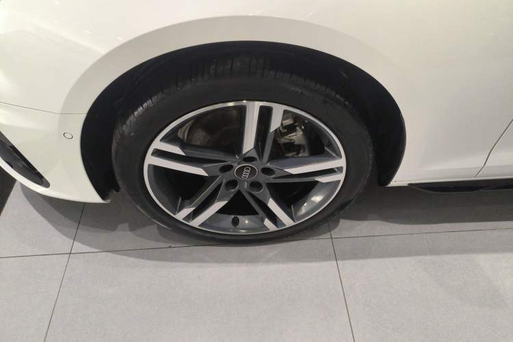 Used Audi A4L 2022 40 TFSI Luxury Dynamic Model
