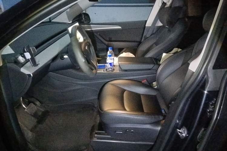 Used Tesla Model Y 2024 Rear-Wheel-Drive Version
