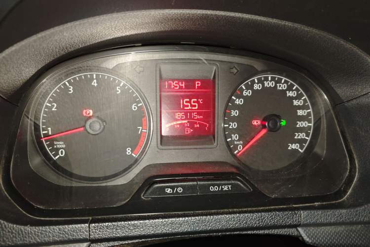 Used Volkswagen Jetta 2015 1.6L Automatic Fashion Model Odometer Close Up