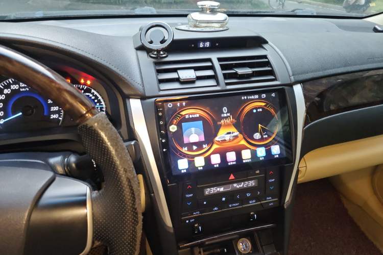 Used Toyota Camry 2015 2.0G Premier Edition
