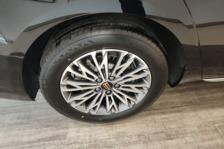 Used Hongqi H5 2025 1.5T DCT Qiyun 500 000th Unit Commemorative Edition Right Rear Wheel Hub