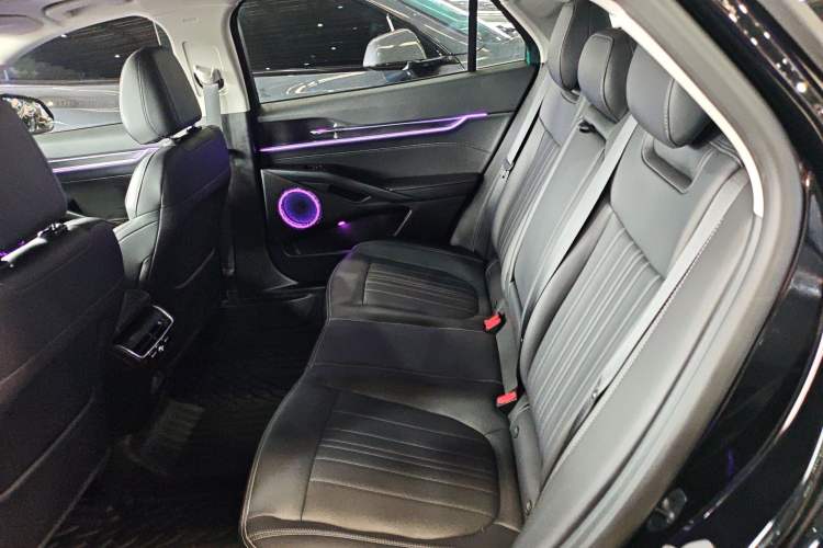 Used Ford Mondeo 2025 2.0T EcoBoost Luxury Version Left Rear Seat