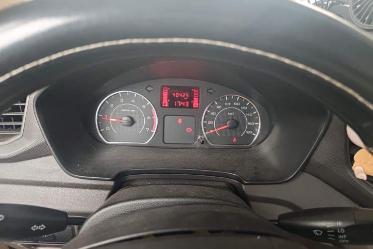 Used Wuling Hongguang V 2019 1.5L Base Version China VI LAR
