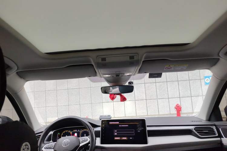 Used Volkswagen Tayron 2023 280TSI Two-Wheel-Drive Luxury Plus Advanced Version Headliner