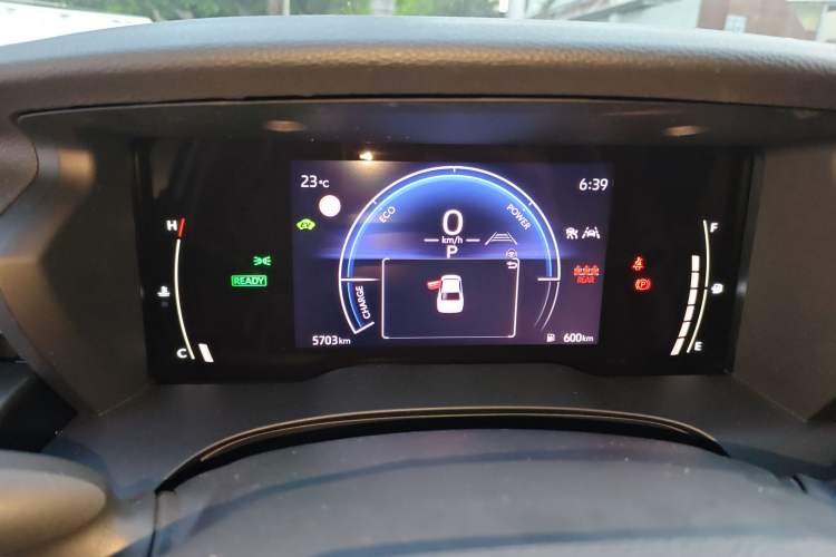 Used Toyota Camry 2026 Model Dual-Engine 2.0HSE Sport Lite Edition