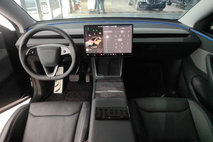 Used Tesla Model Y 2025 Rear-Wheel-Drive Version Center Console