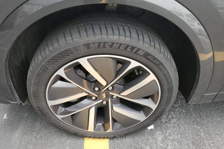 Used Li Auto L7 2024 Ultra Model Left Front Wheel Hub