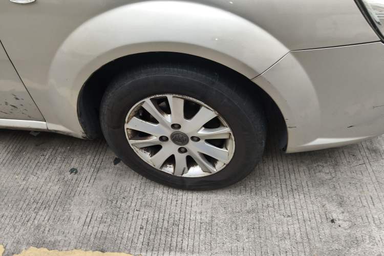 Used Buick Excelle 2013 1.5L Automatic Classic Model
