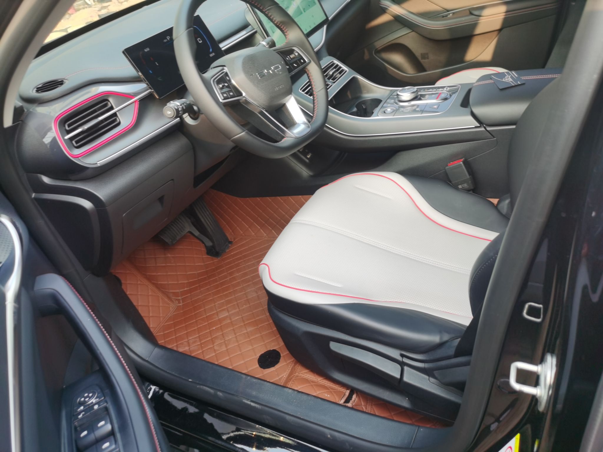 المقاعد الأمامية داخل السيارة