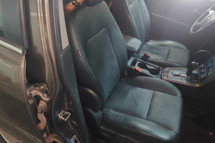 Used Chevrolet Captiva 2017 2.4L 4x4 Flagship Edition 7-Seater