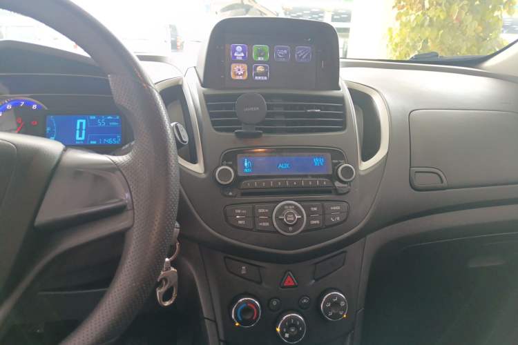 Used Chevrolet Trax 2016 1.4T Manual Two-Wheel Drive Comfort Version with Sunroof
