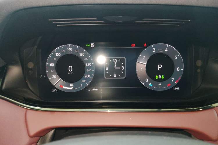 Used Land Rover Range Evoque 2024 Aurora L 249 PS Prestige Light-Chasing Edition
