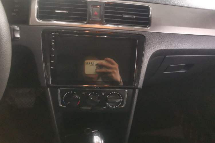 Used Volkswagen Santana 2013 1.6L Automatic Comfort Edition
