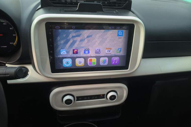 Used Roewe Clever 2021 302 km New Four-Seater Super-Efficient Version
