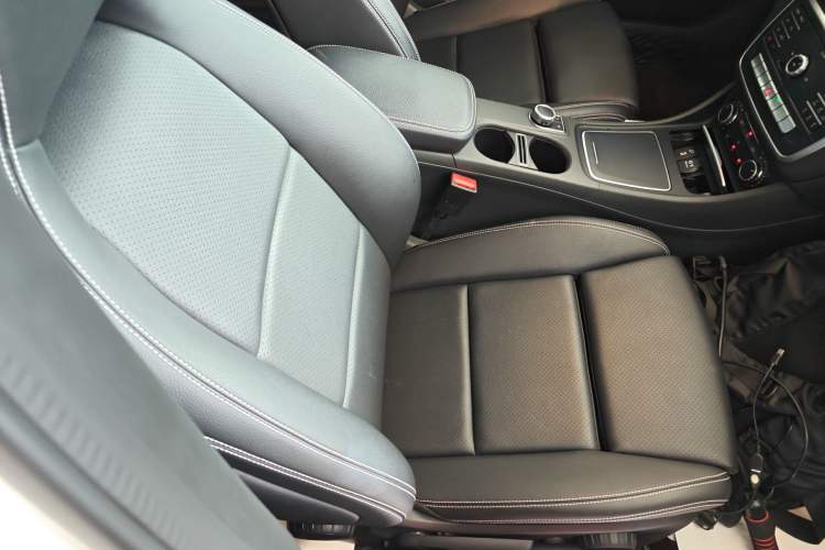 Used Mercedes-Benz GLA 2019 GLA 200 Fashion Model Right Front Seat