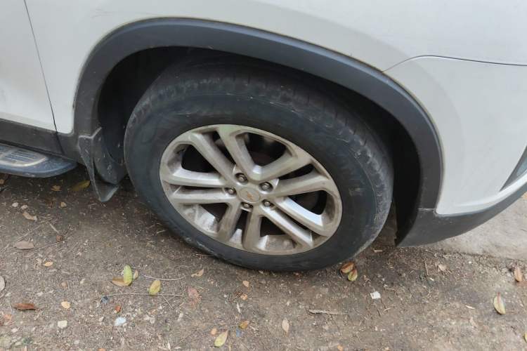 Used Chevrolet Trax 2016 1.4T Automatic Two-Wheel Drive Comfort Version with Sunroof Right Front Wheel Hub