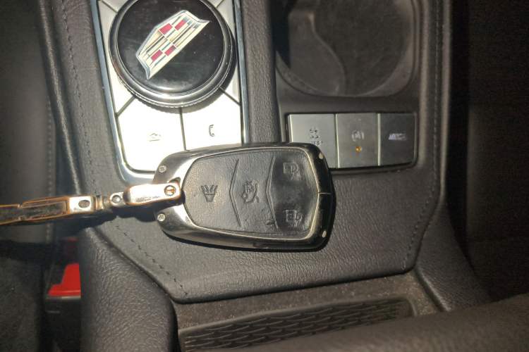 Used Cadillac XT4 2020 28T Two-Wheel-Drive Leading Version
