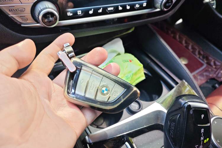 Used BMW 5 Series 2020 530Li Luxury Edition M Sport Package Vehicle Key