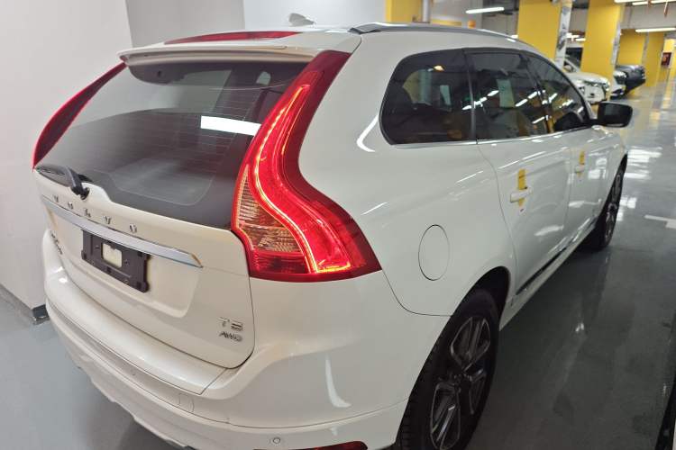 Used Volvo XC60 2017 T5 AWD Smart Upgrade Edition
