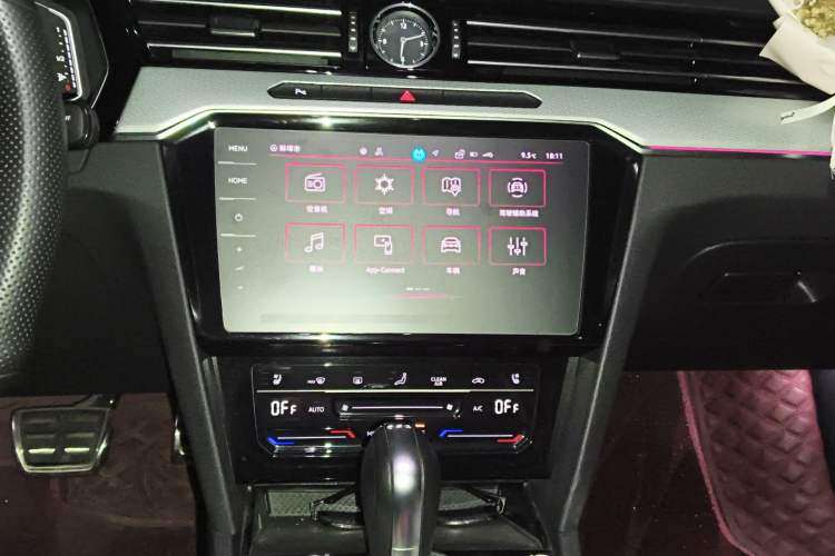 Used Volkswagen Magotan 2024 2 Million Units Zhongxiang Version 330TSI DSG Luxury Edition
