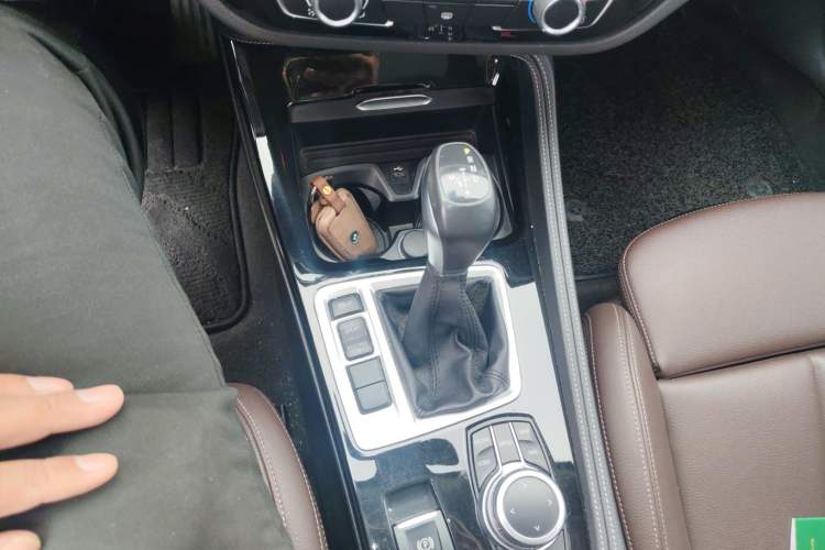 Used BMW 1 Series 2019 118i Fashion Model Gear Lever