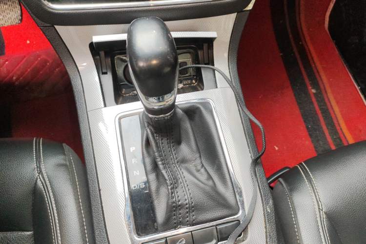 Used Roewe RX5 2016 20T Two-Wheel Drive Automatic Flagship Edition
