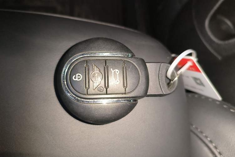 Used MINI MINI 2019 2.0T COOPER S Classic Edition Five-Door Model