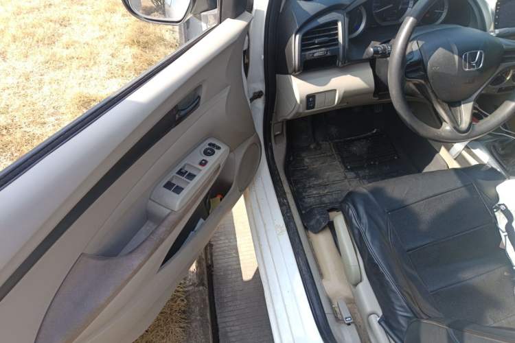 Used Honda City Classic 2012 1.5L manual Comfort version