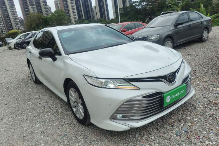 Used Toyota Camry 2019 Revised Version 2.0G Luxury Edition Exterior 1