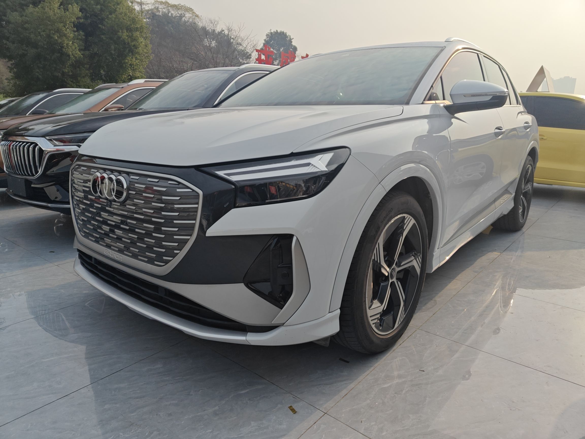 Под передней частью автомобиля