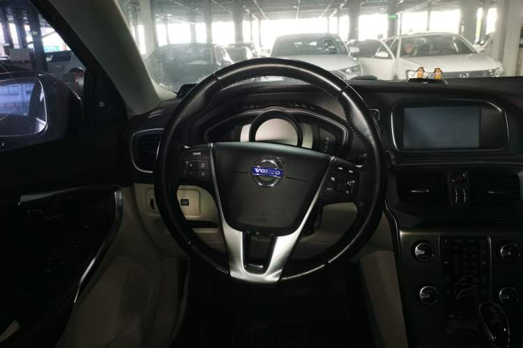 Used Volvo V40 2014 2.0T Zhiya Edition