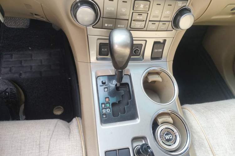 Used Toyota Highlander 2012 2.7L Two-Wheel Drive 7-Seater Luxury Edition
