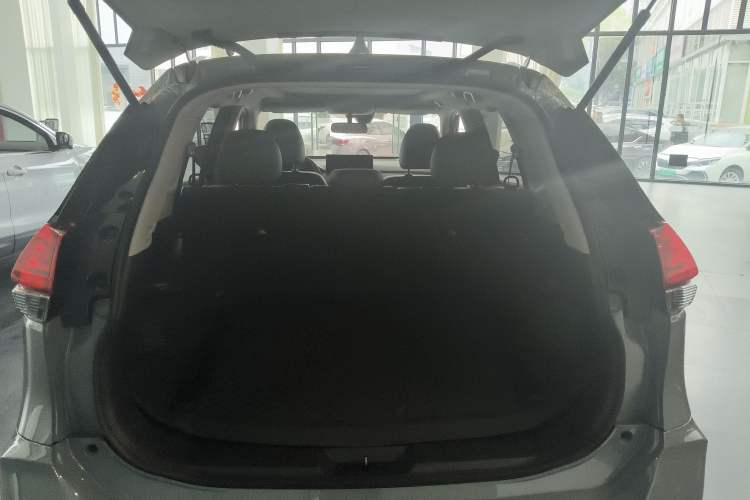 Used Nissan X-Trail 2025 Honor 2.0L Two-Wheel Drive Leading Edition