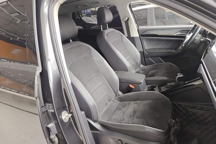 Used Volkswagen Tayron 2020 330TSI Two-Wheel Drive Luxury Connected Pro Edition
