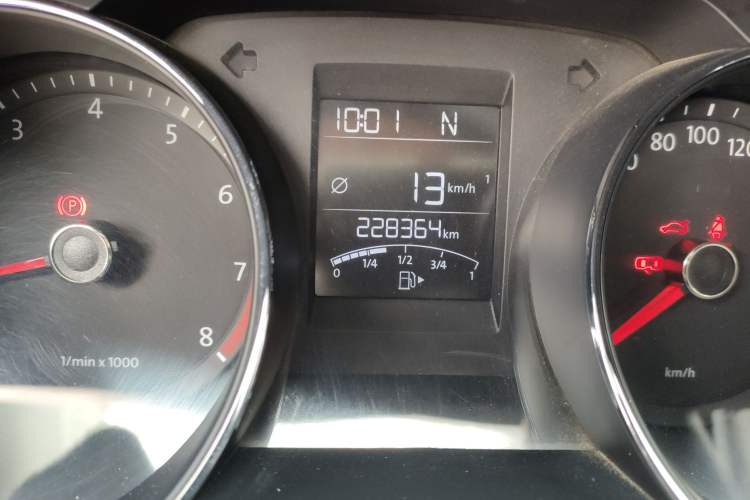 Used Volkswagen Bora 2015 Qihui Edition 1.6L Automatic Fashion Model Odometer Close Up