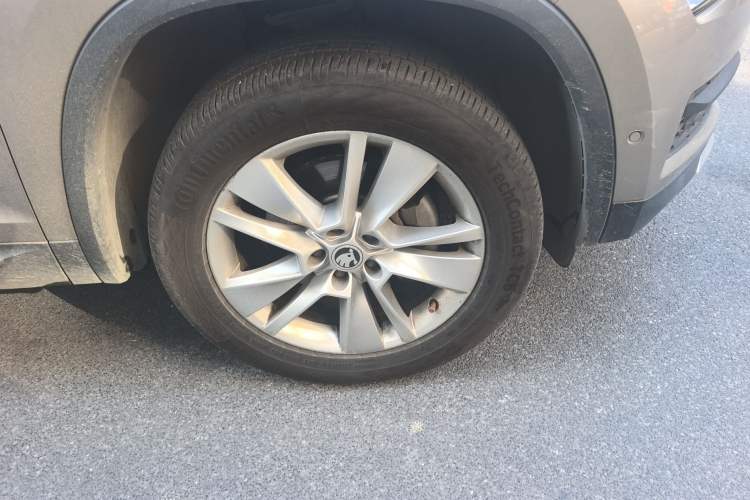 Used Skoda Kodiaq 2019 Facelifted TSI330 5-Seater Two-Wheel-Drive Luxury Enjoyment Edition China VI Standard