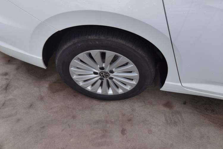 Used Volkswagen Lavida 2021 1.5L Automatic Comfort Edition Right Rear Wheel Hub