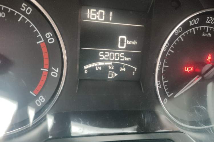 Used Skoda Rapid Spaceback 2016 Revised Version 1.6L Manual Front-Drive Edition