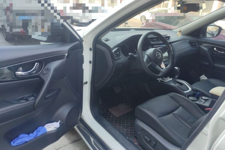 Used Nissan X-Trail 2017 2.5L CVT Leading Edition 4WD Driver Seat