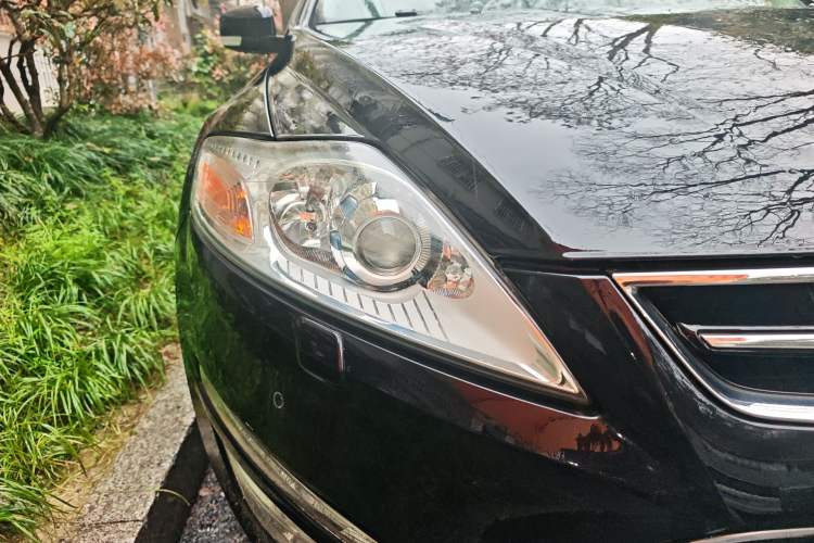 Used Ford Mondeo 2011 2.0L GTDi240 Ultimate Edition Right Front Headlight