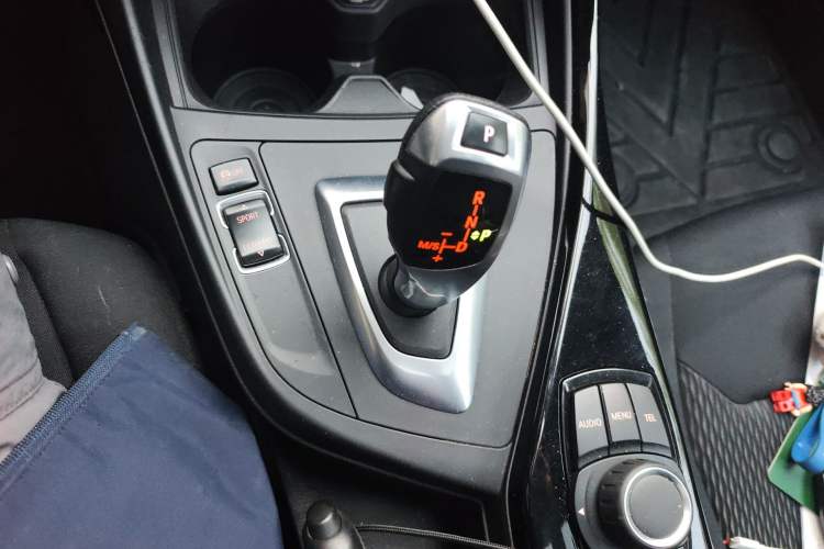 Used BMW 1 Series 2012 118i Leading Model Gear Lever