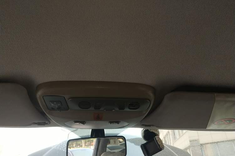 Used Zotye M300 2010 1.6L Gasoline Standard 6-Seater